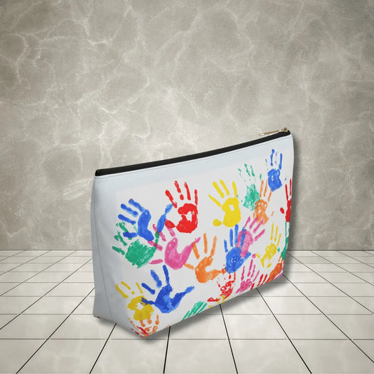 Everyday bag with T-bottom, perfect for accessories, makeup, technology or travel (Colorful hands)