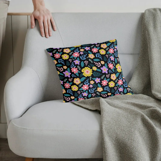 Modern and personalized cushion to decorate any space (Flowers)